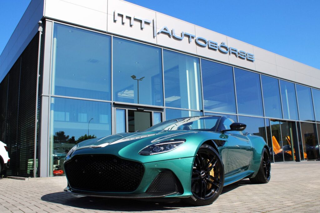 ASTON MARTIN DBS