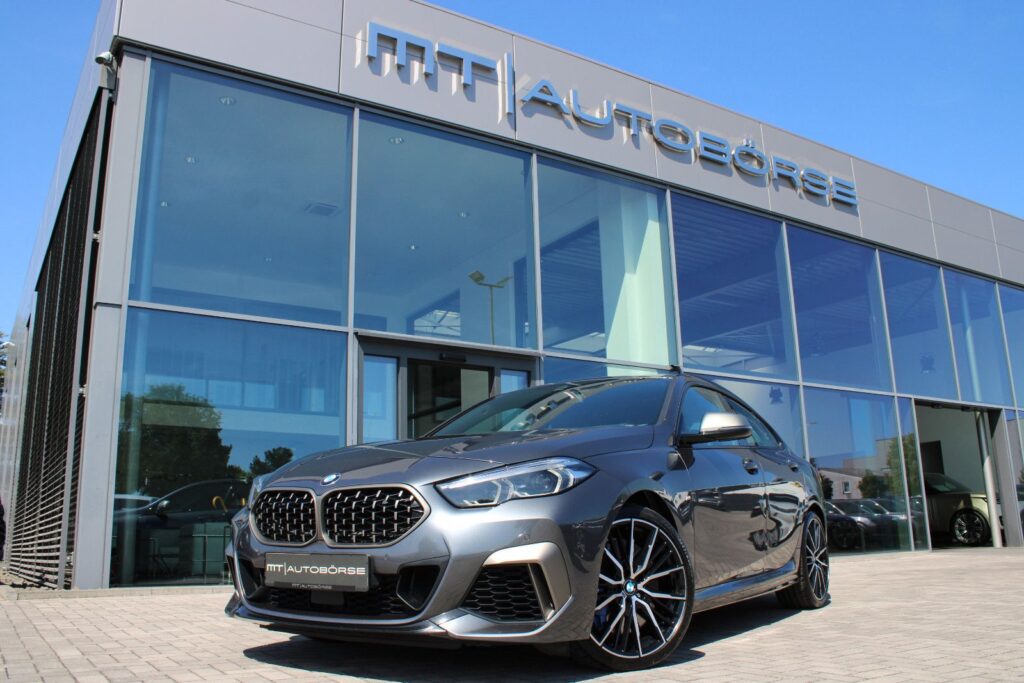 BMW M235i