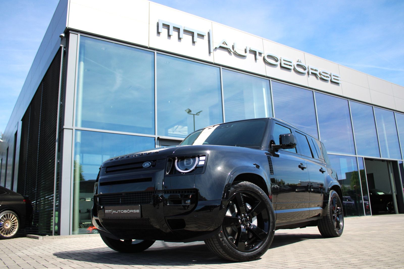 LAND ROVER Defender, Bild 1 von 24