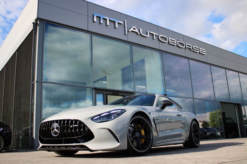 MERCEDES-BENZ AMG GT