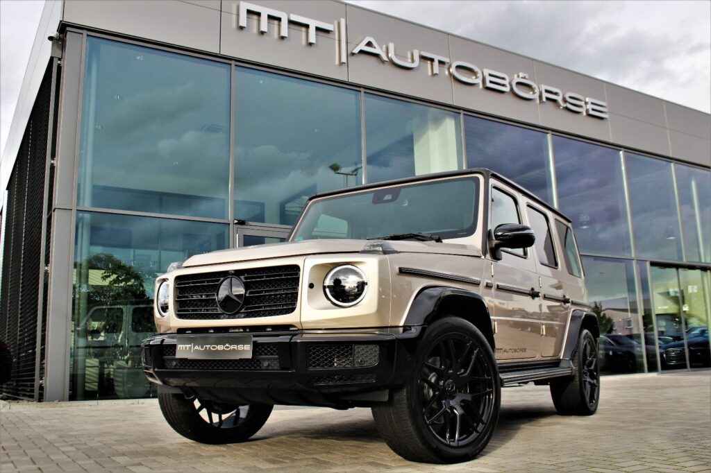 MERCEDES-BENZ G 400