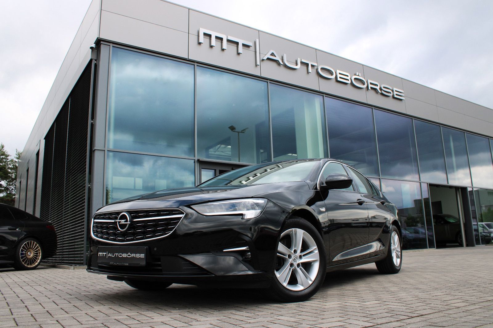 OPEL Insignia, image 1 of 20