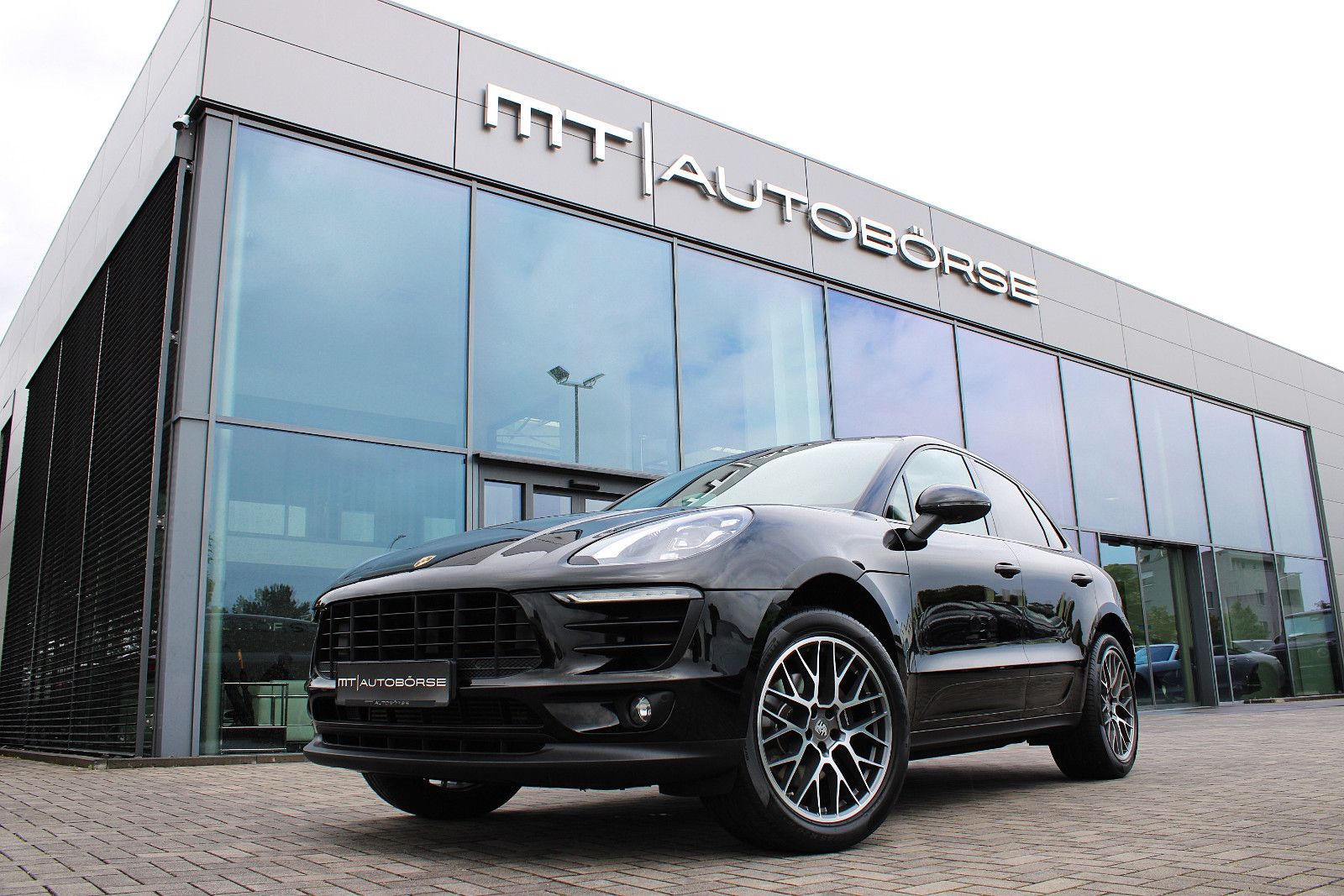 PORSCHE Macan, Bild 1 von 22