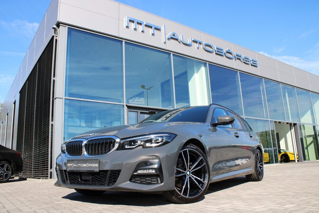 BMW 320