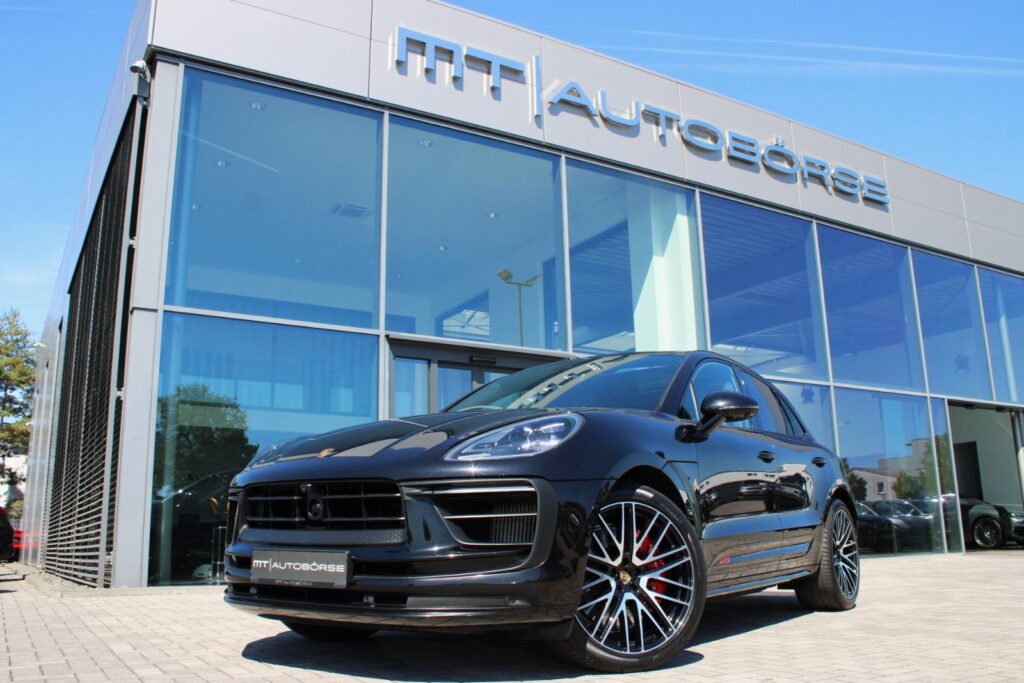 PORSCHE Macan