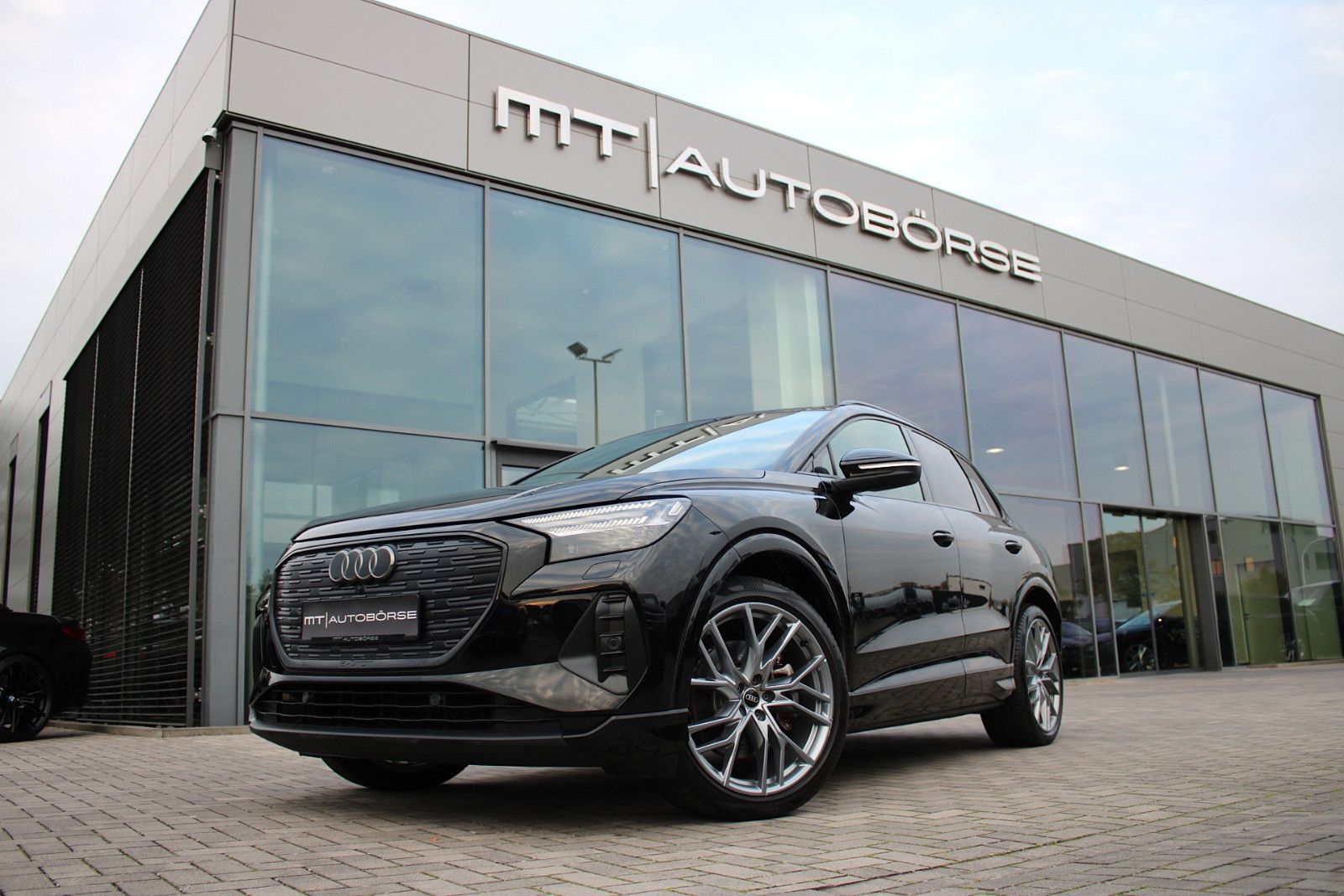 AUDI Q4, Bild 1 von 21